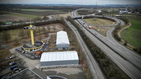 Die Fahrbahndecke der B28 zwischen Senden und Hittistetten wird erneuert. Zudem wird die Brücke über die Bundesstraße instandgesetzt.