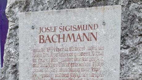 Dieser Gedenkstein in Kettershausen erinnnert an den Komponisten Joseph Sigmund Eugen Bachmann.