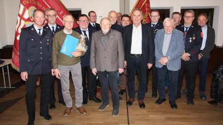 Die Vereinsvorstände der Freiwilligen Feuerwehr Gersthofen mit den geehrten Mitgliedern.