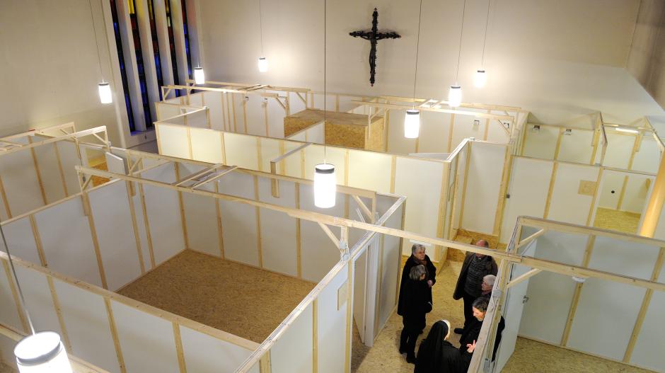 Aus einer Kirche in Bremen ist eine Unterkunft für Geflüchtete geworden.