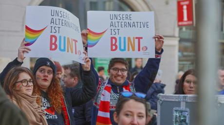 Am 3. Februar fand eine Großdemo in Augsburg statt. Sie richtete sich gegen rechtsextreme Umtriebe in Deutschland. 