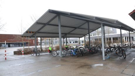 Die vom Landkreis geplante neue Fahrradabstellanlage an der Realschule in Weißenhorn soll Platz für insgesamt 240 Räder bieten und eine Dachbegrünung erhalten.   