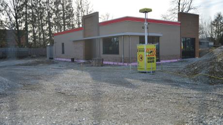 Soll im Juni eröffnet werden. Das Burger- King-Restaurant am Minikreisel in Bobingen.