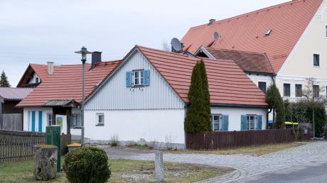 Auch das Dachgeschoss dieses Hauses in Hagenheim soll in Zukunft als Raumwohnraum für Geflüchtete genutzt werden.