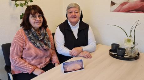 Gisela Wabra (links) und Schwester Erika Braun sind zwei der vier Ehrenamtlichen, die das Hoffnungscafé in Weißenhorn leiten. Das nächste Treffen findet am 23. Februar statt. 