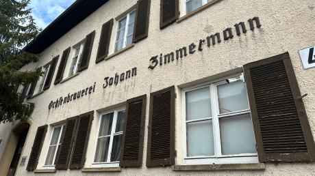 Es ist in Steinheim noch zu erkennen, wer einmal hinter der Ochsenbrauerei stand - Johann Zimmermann. Auch wenn das R bereits Schieflage erreicht hat.