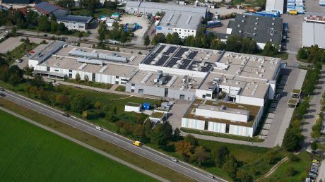 Das Betriebsgelände der Firma Julius Zorn im Ecknacher Gewerbepark im Süden von Aichach. Hier werden die Kompressionsstrümpfe gefertigt, die in die ganze Welt gehen. 