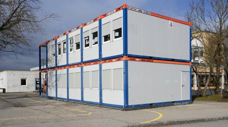 Die Containeranlage an der Grundschule Diedorf muss erweitert werden. Doch das Geld im Haushalt ist knapp.