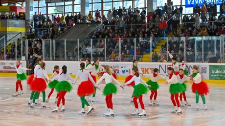 Rund 1500 Zuschauerinnen und Zuschauer kamen wieder zur Eisgala des HC Landsberg.  