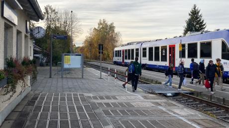 Wegen Bauarbeiten werden am 11. und 12. Mai nachts auf der Ammerseebahn Züge durch Busse ersetzt.