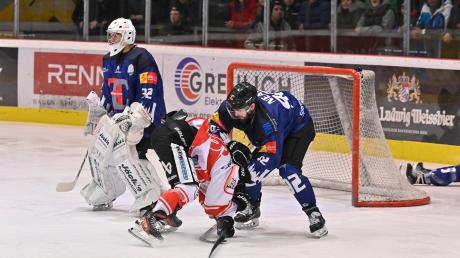 Für den HC Landsberg (dunkle Trikots) steht die zweite Play-off-Runde gegen Peißenberg an. 
