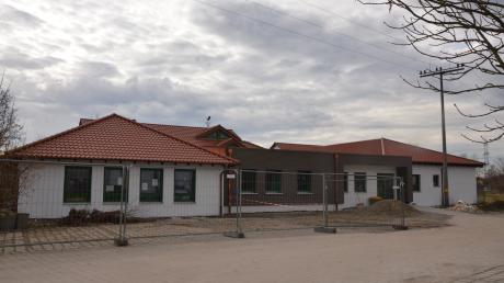 Nun wird der Außenbereich des Unterrother Kindergartens neu gestaltet, einschließlich der Zufahrtwege.