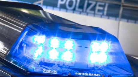 Die Polizei wurde über den Diebstahl von Diesel in Dillingen informiert und sucht jetzt Zeugen. 