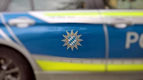 Die Polizei in Augsburg ermittelt wegen Sachbeschädigung.