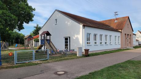 Der Gemeinderat Munningen lässt prüfen, ob das Kindergartengebäude in Schwörsheim für eine dritte Gruppe erweitert werden kann. Damit könnte man sich einen teuren Anbau sparen.