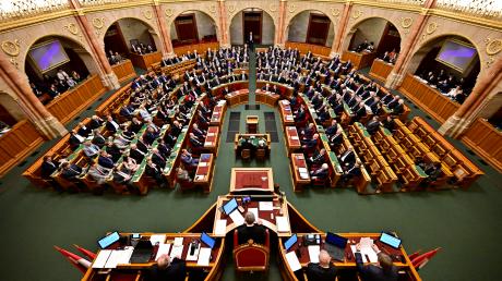 Nach langer Blockade hat das ungarische Parlament Schwedens Nato-Beitritt zugestimmt.