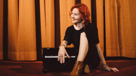 Kunst ist dafür da, den Finger in die Wunde zu legen: Liedermacherin Sarah Straub gibt ein Konzert in Wehringen.