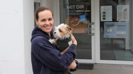 Tierpflegerin Joana Müller kümmerte sich um Schnuffi, der anfangs das Fressen verweigerte.