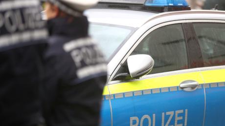 Die Kriminalpolizei in Augsburg bittet um Zeugenhinweise.