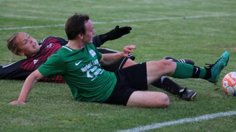 Nicolas Rieß vom TSV Harburg (im grünen Trikot) traf beim 7:0-Sieg gegen den SV Wörnitzstein-Berg II zweimal.