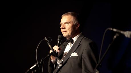 Max Neissendorfer wird als Sänger beim Konzert im Foyer des Ludwig Park Klassiker von Frank Sinatra vortragen.
