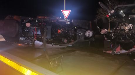 Bei einem Unfall in Lagerlechfeld an der Kreuzung beim Lechpark sind ein Leichtkraftrad und ein Auto zusammen gestoßen. 
