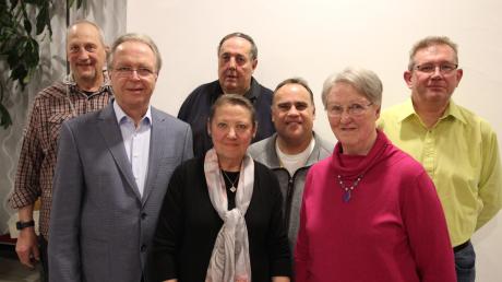 Der neue Vorstand: Norbert Pritzl, Manfred Salz, Arthur Pech, Elisabetha Andraschko, Thomas Riggert, Inge Michl, Harald Schneider. (von links)