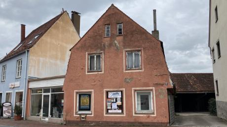 Das leer stehende Gebäude in der Friedberger Ludwigstraße ist rund 120 Jahre alt. Der Besitzer schmiedet aktuell neue Pläne.