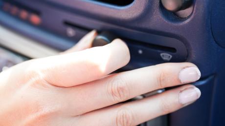 Wer sich saubere Luft im Auto wünscht, der sollte regelmäßig den Innenraumfilter austauschen. 