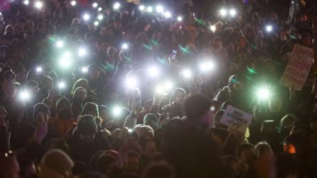 Am Sonntagabend soll in Günzburg ein Lichtermeer für die Demokratie leuchten. 
