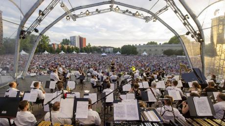 Auch in diesem Jahr gibt es wieder die beliebten kostenlosen Open-Air-Konzerte im Klenzepark.