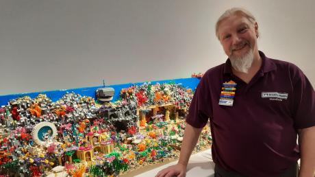 Zwei Jahre Bauzeit brauchte Oliver Kude, um seine Unterwasserwelt aus Lego-Steinen fertigzustellen.