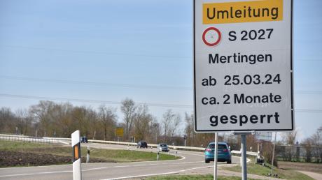 Die Staatsstraße bei Mertingen ist von Montag an zwischen den beiden Kreisverkehren gesperrt.