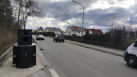 Radarkontrollen
Lang anhaltende Radarkontrollen entlang der Ortsdurchfahrt und in der Unteren Illereicher Straße sorgen in Altenstadt immer wieder für Unruhe und Beschwerden.
