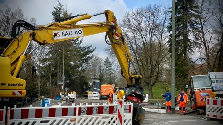 Baustelle und Sperrung an der Kreuzung der Ichenhauser Straße in Günzburg sind beendet. Hier war seit Mäzr gearbeitet worden. 