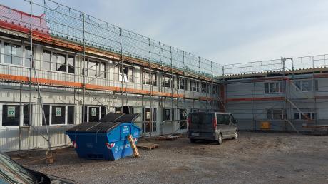 Das Interims-Schulgebäude in Westheim steht bereits. Nach dem Innenausbau kann die Grundschule in den Sommerferien umziehen.
