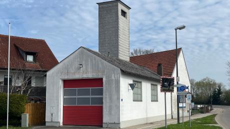 Schon seit mehr als zehn Jahren wünschen sich die Wagenhofener ein neues Feuerwehrhaus als Ersatz für den alten Bau. Das soll nun am Sportplatz gebaut werden. 