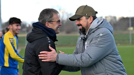 Der FC Stätzling um Trainer Emanuel Baum (rechts) will ebenso den ersten Dreier im neuen Jahr wie der Kissinger SC um den neuen Coach Günter Seiler.