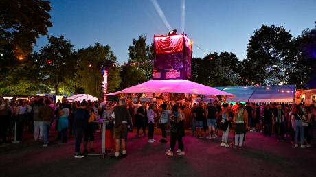 Wenn im Landkreis gefeiert wird (das Bild zeigt die Reggae Night im vergangenen Jahr in Prittriching) ist in der Regel um 3 Uhr. Das gilt künftig auch in Geltendorf.