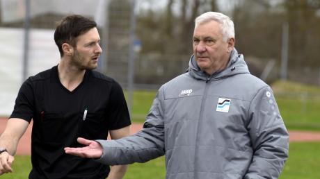 Peter Passer (rechts) warnt seinen TSV Neu-Ulm vor dem nächsten Gegner, dem FV Asch-Sonderbuch.