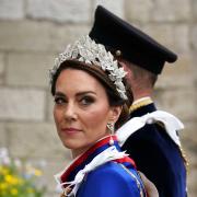 Prinzessin Kate vor der Krönungszeremonie für König Charles III im Mai 2023. Kein ganzes Jahr später sind beide Royals an Krebs erkrankt.