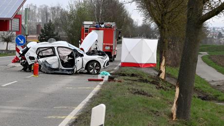 Eine 18-jährige Autofahrerin ist bei einem Verkehrsunfall am Montagmorgen bei Erbach ums Leben gekommen. 