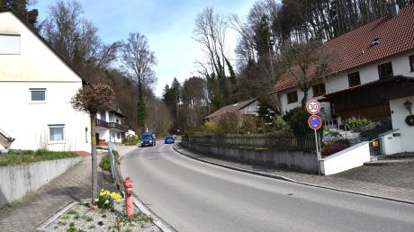Das umstrittene Tempolimit von 30 km/h in der Unteren Illereicher Straße in Altenstadt bleibt bestehen, die Zahl der Kontrollen wird aber verringert.