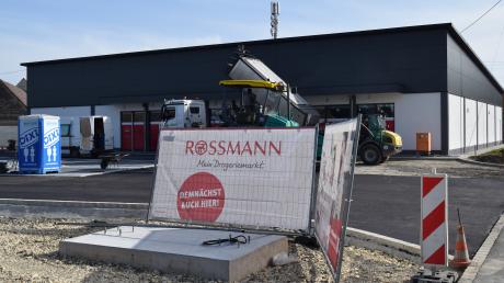 Die Arbeiten liegen in den letzten Zügen: Demnächst eröffnet Rossmann  eine Filiale in Höchstädt
