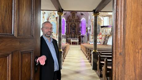Pfarrer Klaus Ammich aus Buttenwiesen will die Türen aufhalten für alle Gläubigen, die aus der Kirche ausgetreten sind und zurückkehren wollen.