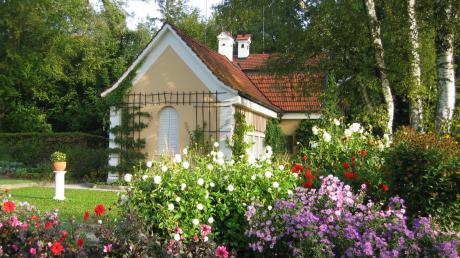 Das Künstlerhaus Gasteiger mit seinem Garten am Ammersee-Westufer ist beliebtes Ausflugsziel.