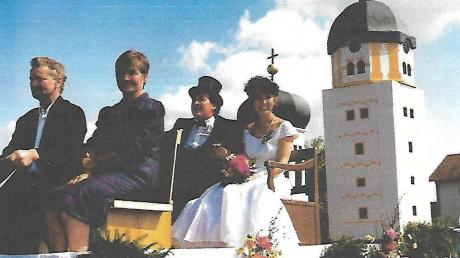 Das frisch vermählte Ehepaar Johann Huber aus Oberrammingen und Brigitte Jähn aus Unterrammingen standen Pate für das vereinte Rammingen.