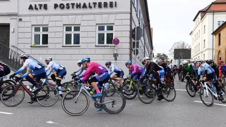 In Zusmarshausen findet am Sonntag zwischen 10 Uhr und 19 Uhr das  49. Schwarzbräu-Radrennen statt. 