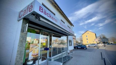 Die Verkaufsstelle an der Ulmer Straße in Senden-Ay ist eine von insgesamt 14 Filialen der Bäckerei Mäschle. Die Backwaren werden am Stammsitz in Laupheim produziert. 