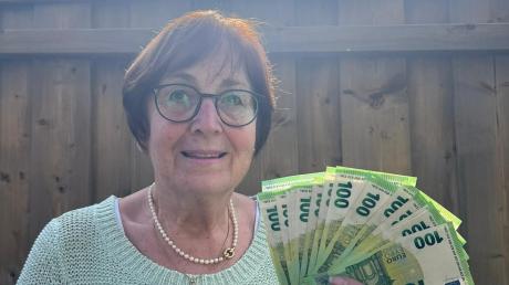 Die Aichacherin Johanna Westermayr darf sich über 2000 Euro freuen. Beim Frühjahrsrätsel erriet die 73-jährige Rentnerin den Begriff "Zwickel".